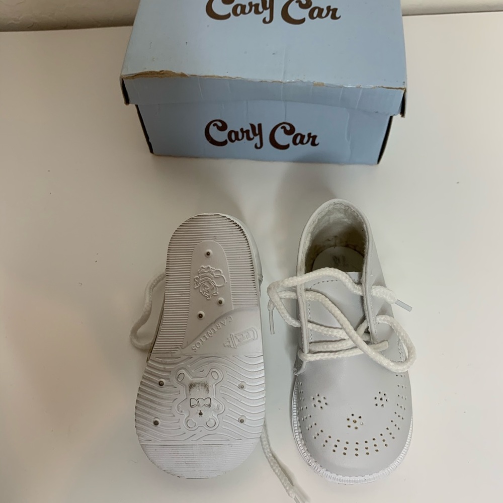 White baby shoes - Picture 4 of 4